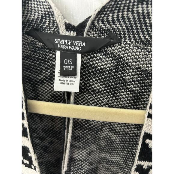 Vera Wang shawl/cover up one size fits all - Picture 2 of 6